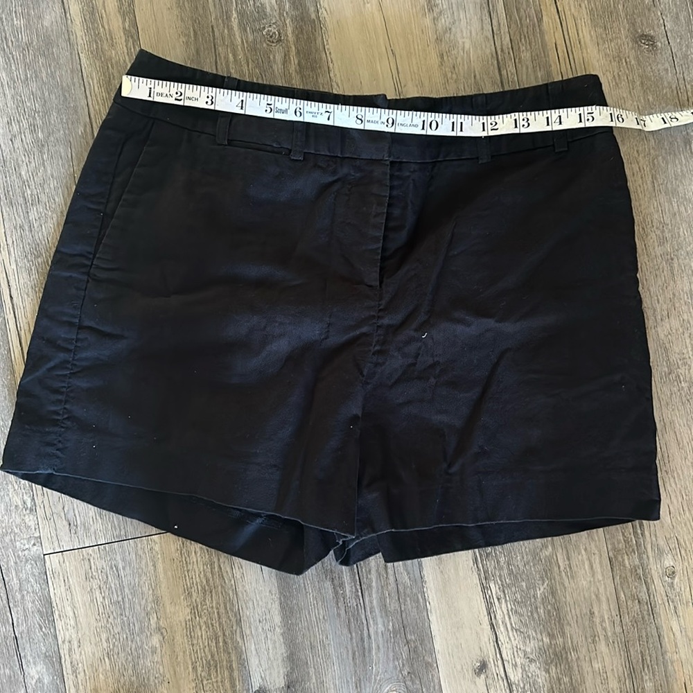 ☀️ Ann Taylor | Black shorts